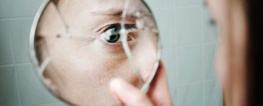 Ayna Kırılmasının Neden Uğursuzluk Getirdiğine İnanılır?