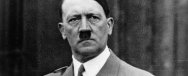 Adolf Hitler Kimdir?